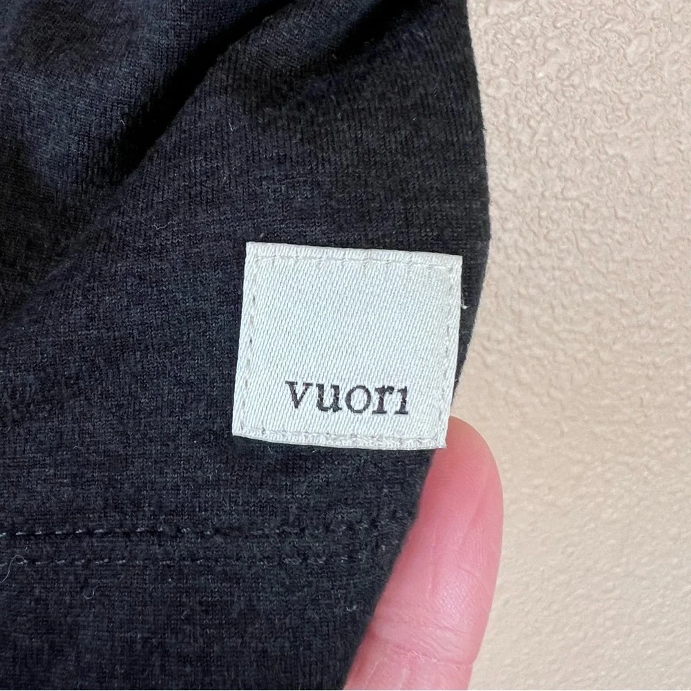 Vuori Halo Performance Crop Tank Heather Black - Picture 11 of 13